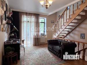 Коттедж 311м², 3-этажный, участок 6 сот.  