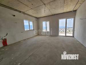 Дом 200м&sup2;, 3-этажный, участок 5 сот.  