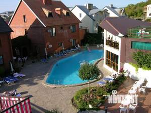 Дом 421м&sup2;, 3-этажный, участок 7 сот.  