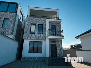 Дом 270м&sup2;, 3-этажный, участок 3 сот.  