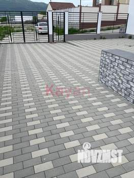 Дом 275м&sup2;, 3-этажный, участок 3 сот.  