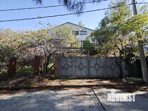 Дом 440м&sup2;, 3-этажный, участок 6 сот.  