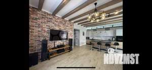 Дом 384м&sup2;, 2-этажный, участок 4 сот.  