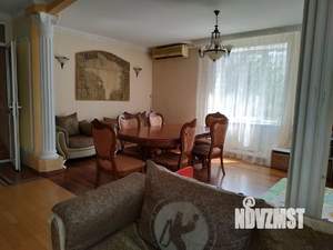 Дом 450м², 3-этажный, участок 9 сот.  
