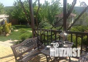 Дом 161м&sup2;, 2-этажный, участок 4 сот.  