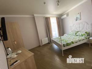 Дом 405м&sup2;, 3-этажный, участок 5 сот.  