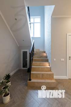 Дом 225м&sup2;, 3-этажный, участок 3 сот.  