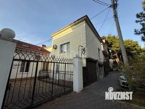 Дом 262м&sup2;, 3-этажный, участок 3 сот.  