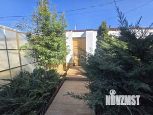 Дом 240м&sup2;, 3-этажный, участок 7 сот.  