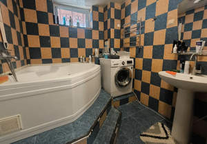 Дом 250м&sup2;, 3-этажный, участок 14 сот.  