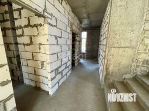 Дом 217м&sup2;, 2-этажный, участок 4 сот.  