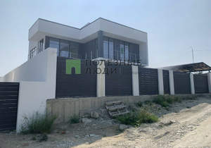 Дом 230м&sup2;, 2-этажный, участок 4 сот.  