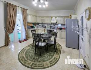 Дом 283м&sup2;, 3-этажный, участок 7 сот.  