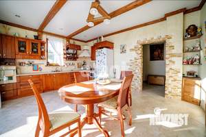 Дом 420м&sup2;, 3-этажный, участок 6 сот.  