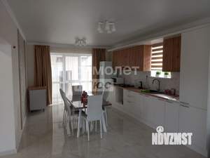 Дом 180м², 2-этажный, участок 6 сот.  