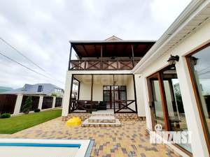 Дом 181м&sup2;, 2-этажный, участок 4 сот.  