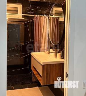 Дом 200м&sup2;, 2-этажный, участок 4 сот.  