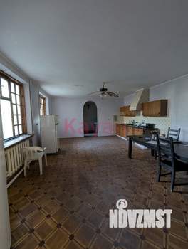 Дом 323м&sup2;, 2-этажный, участок 6 сот.  