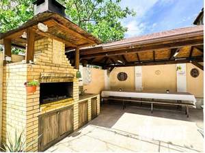 Дом 512м&sup2;, 3-этажный, участок 4 сот.  