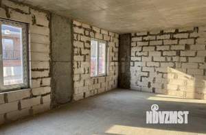 Дом 240м&sup2;, 2-этажный, участок 4 сот.  