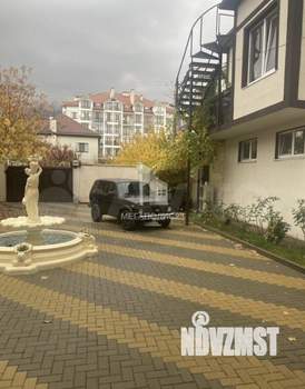 Дом 281м², 3-этажный, участок 5 сот.  