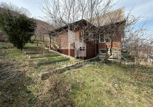 Дом 80м&sup2;, 2-этажный, участок 8 сот.  