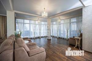 Дом 421м&sup2;, 3-этажный, участок 6 сот.  