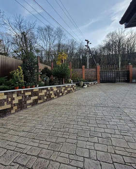 Дом 450м&sup2;, 3-этажный, участок 13 сот.  