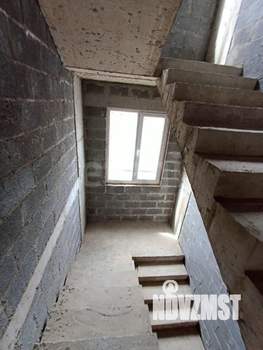 Дом 470м&sup2;, 3-этажный, участок 4 сот.  