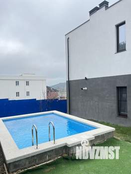 Дом 200м&sup2;, 2-этажный, участок 7 сот.  