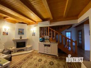 Дом 203м&sup2;, 2-этажный, участок 8 сот.  