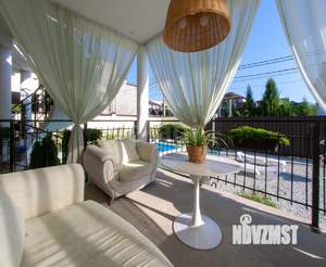 Дом 622м&sup2;, 3-этажный, участок 6 сот.  