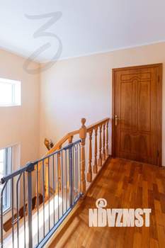 Дом 359м&sup2;, 3-этажный, участок 4 сот.  