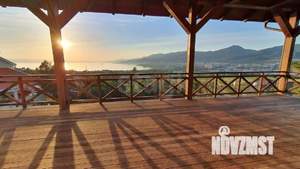 Дом 300м&sup2;, 3-этажный, участок 16 сот.  