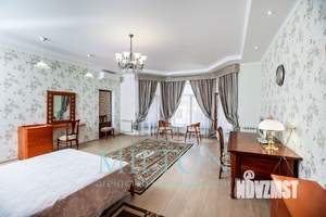 Дом 520м², 3-этажный, участок 14 сот.  