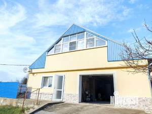 Дом 240м&sup2;, 2-этажный, участок 6 сот.  