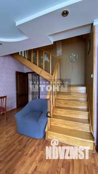 Коттедж 235м², 3-этажный, участок 6 сот.  