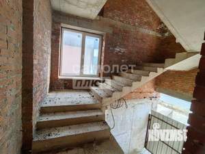 Дом 950м&sup2;, 4-этажный, участок 5 сот.  