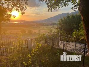 Коттедж 296м&sup2;, 2-этажный, участок 5 сот.  