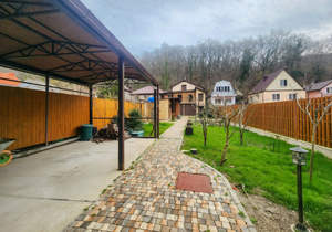 Дом 186м&sup2;, 3-этажный, участок 4 сот.  