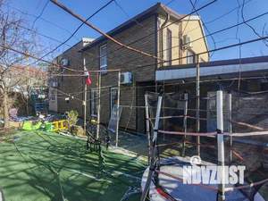 Дом 75м&sup2;, 2-этажный, участок 3 сот.  