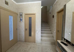 Дом 140м&sup2;, 3-этажный, участок 1 сот.  