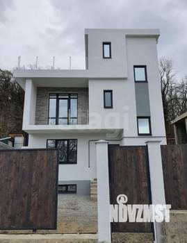 Дом 227м&sup2;, 3-этажный, участок 3 сот.  