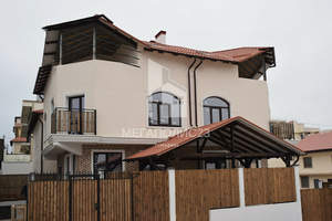 Дом 170м&sup2;, 3-этажный, участок 2 сот.  