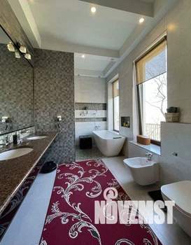 Коттедж 296м&sup2;, 2-этажный, участок 5 сот.  