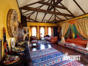 Дом 454м&sup2;, 3-этажный, участок 18 сот.  