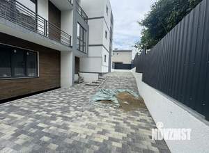 Дом 270м&sup2;, 3-этажный, участок 3 сот.  