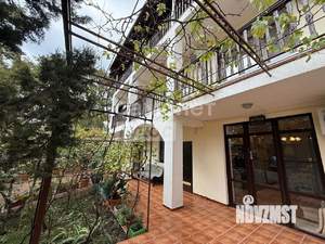 Коттедж 311м&sup2;, 3-этажный, участок 6 сот.  