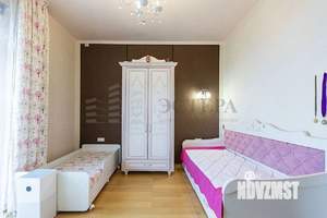 Дом 280м², 3-этажный, участок 4 сот.  