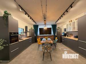 Дом 250м&sup2;, 2-этажный, участок 5 сот.  